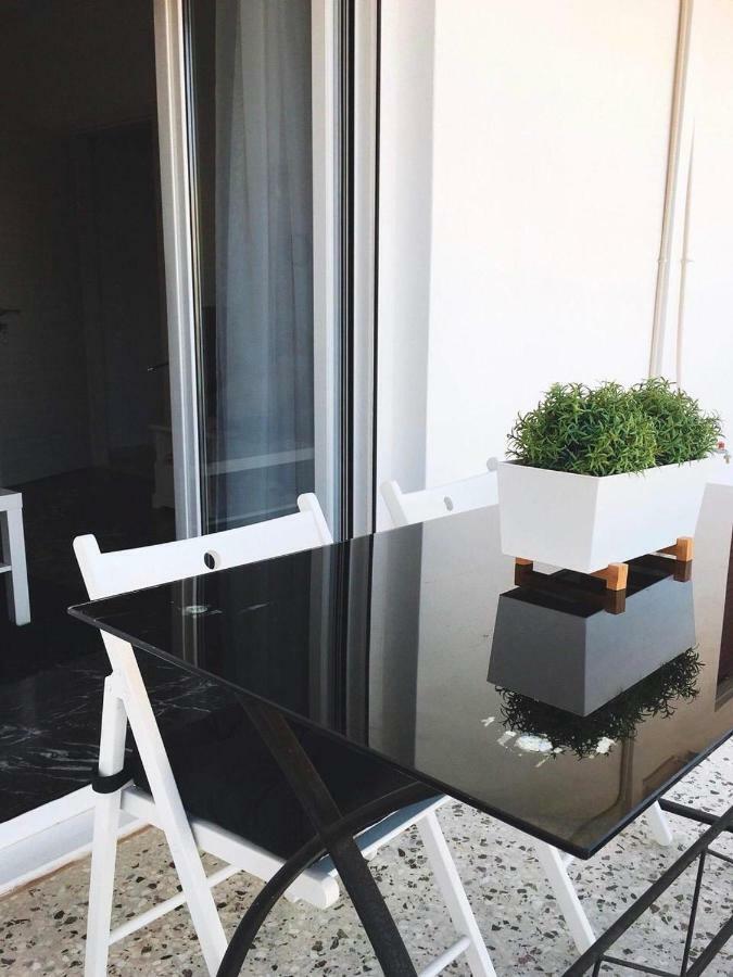 133 Sokratous, Black Marble. Athena Bagian luar foto